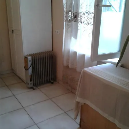 Vishnevyj Pereulok 15 Apartment