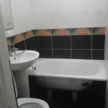 Vishnevyj Pereulok 15 *