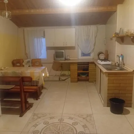 Apartment Vishnevyj Pereulok 15 Odesa