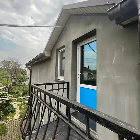 Vishnevyj Pereulok 15 *