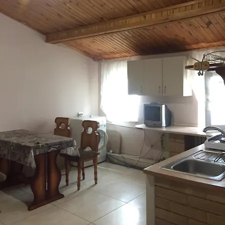 Vishnevyj Pereulok 15 Apartment *