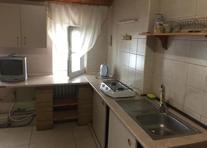 Vishnevyj Pereulok 15