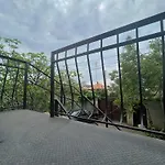 아파트 Vishnevyj Pereulok 15 *