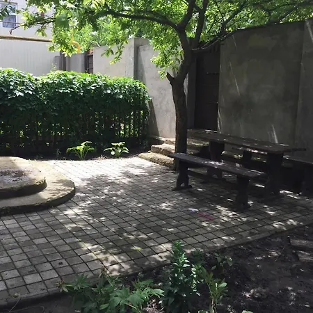 아파트 Vishnevyj Pereulok 15 *