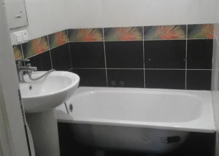 Vishnevyj Pereulok 15 *