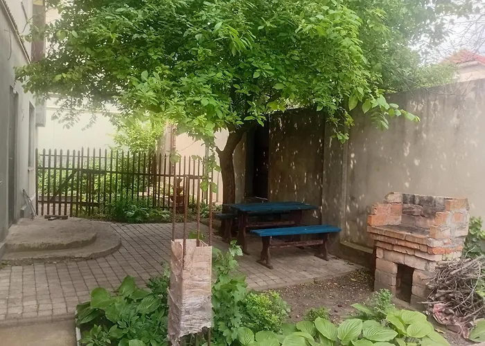 Vishnevyj Pereulok 15 아파트 오데사