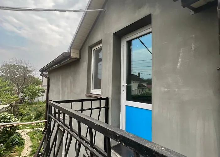 Vishnevyj Pereulok 15 *